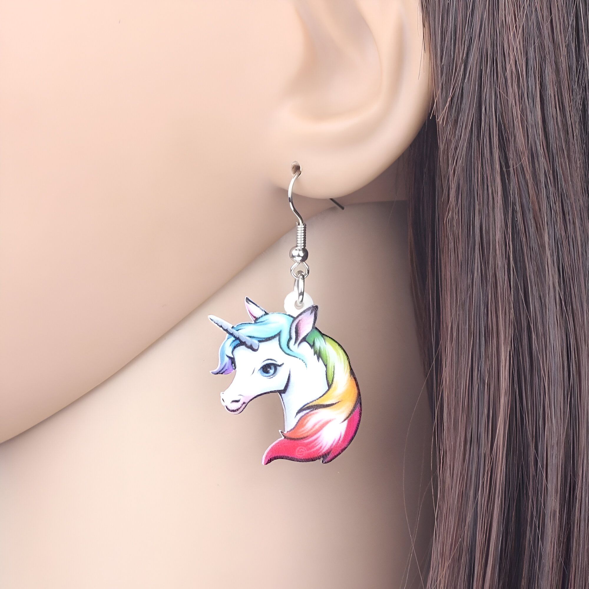 Idée cadeau Licorne - Boucles d'oreilles pendantes arc-en-ciel – Image 2