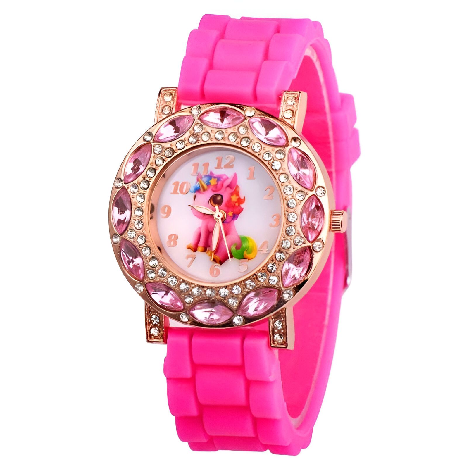 Une montre rose avec un bracelet en silicone et un cadran rond avec une image de licorne. La montre est décorée de strass roses et dorés.