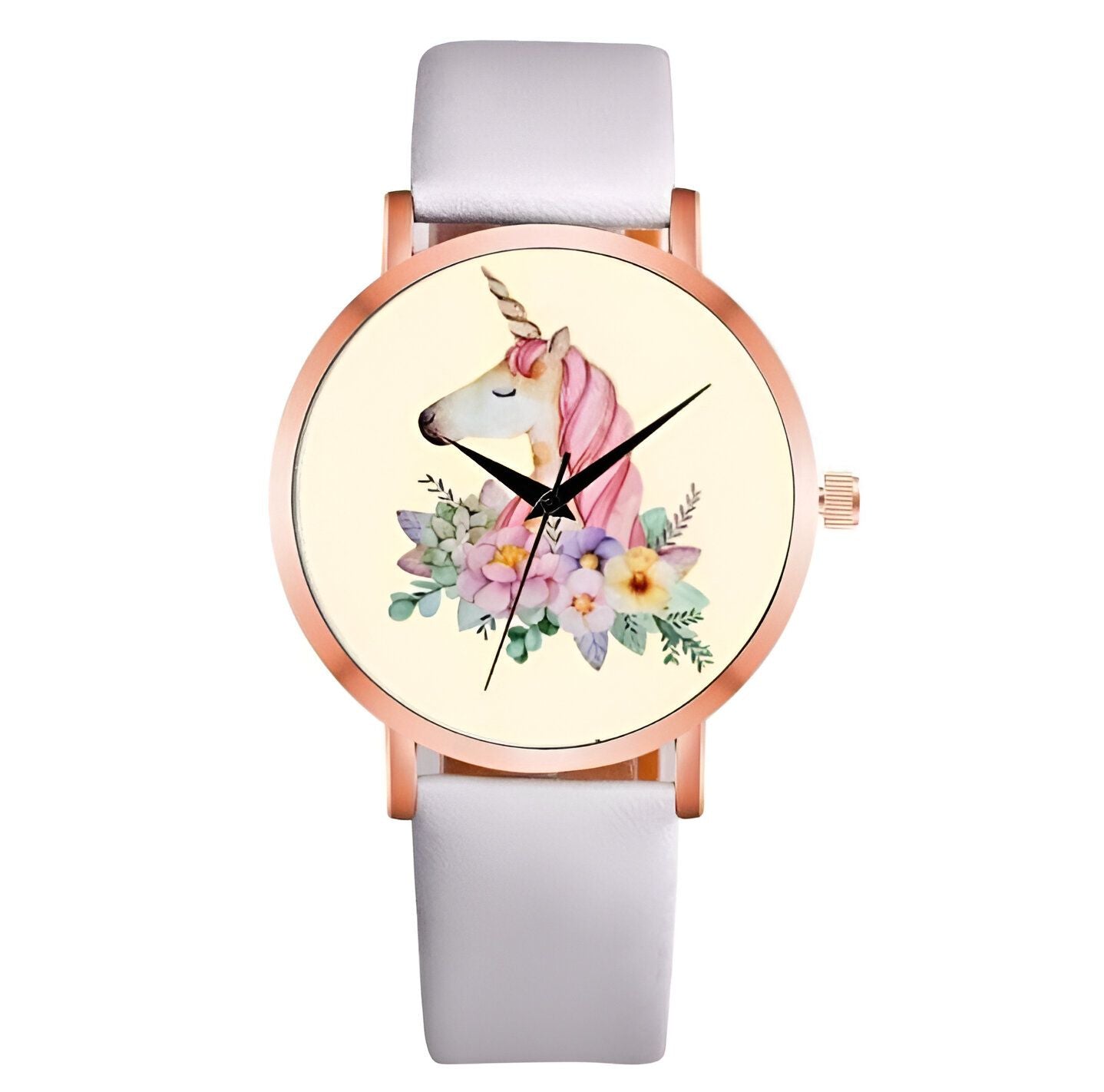 Une montre blanche avec un cadran rond et un bracelet en cuir blanc. Le cadran représente une licorne blanche avec une crinière et une queue roses. La licorne est entourée de fleurs roses, jaunes et bleues.